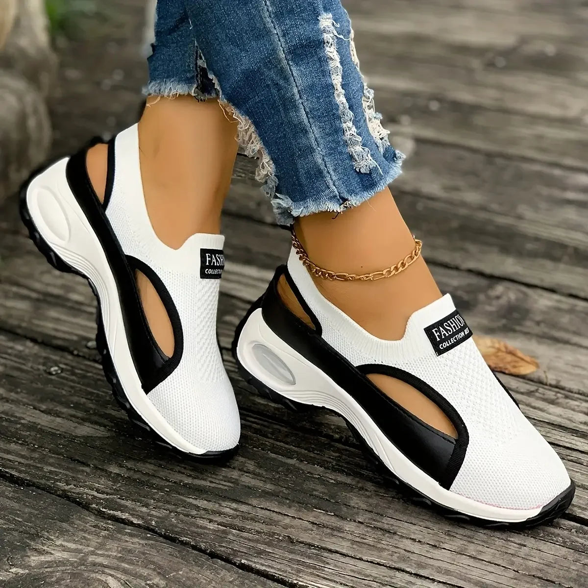 Sandalias huecas
