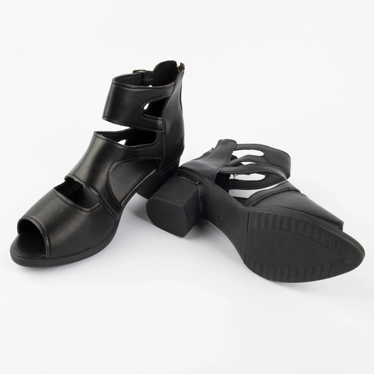 Sandalias romanas de piel suave con boca de pez