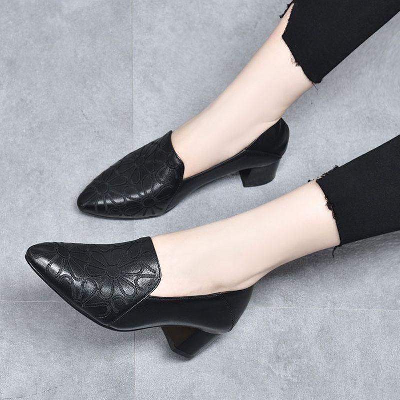 Zapatos bordados de tacón medio en piel suave - MxZap