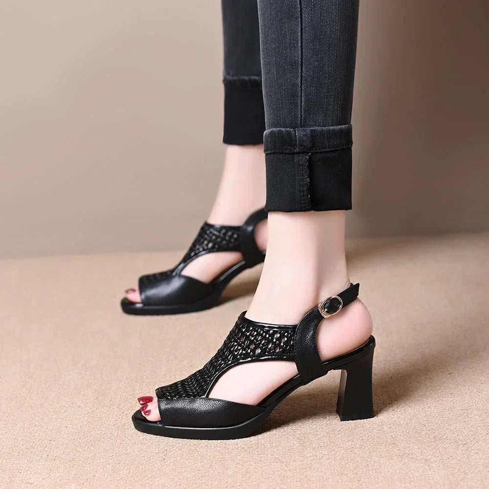 tacones altos elegantes y huecos