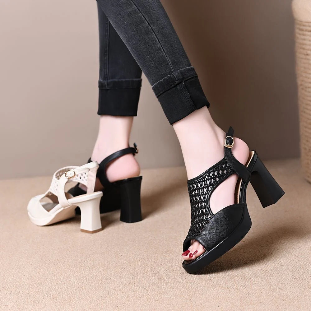 tacones altos elegantes y huecos