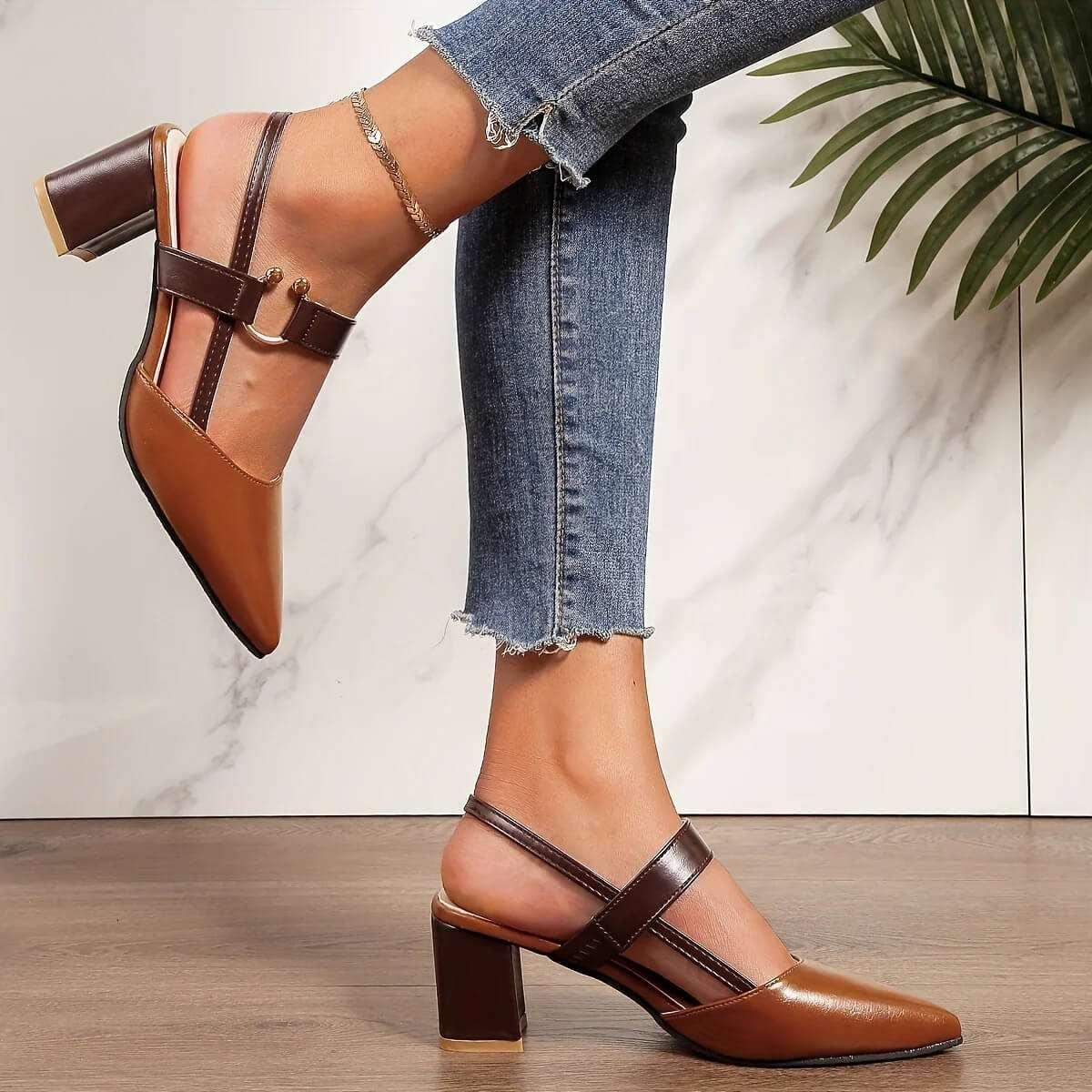 tacones altos con punta puntiaguda