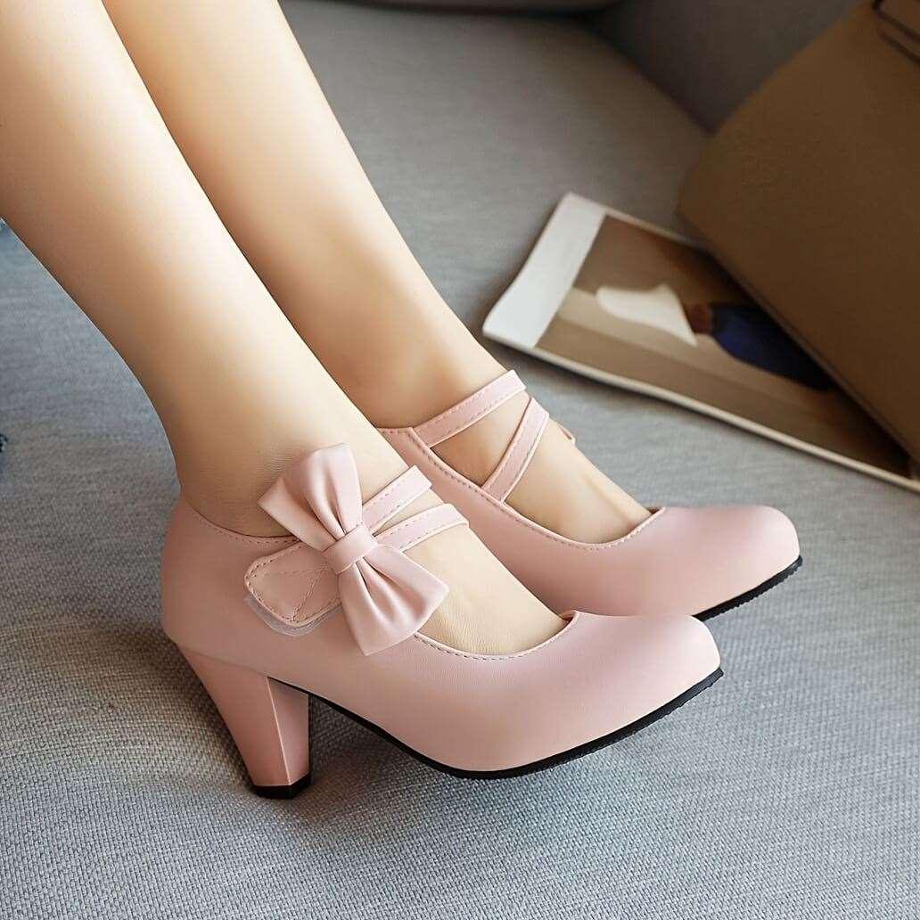Tacones con lazo