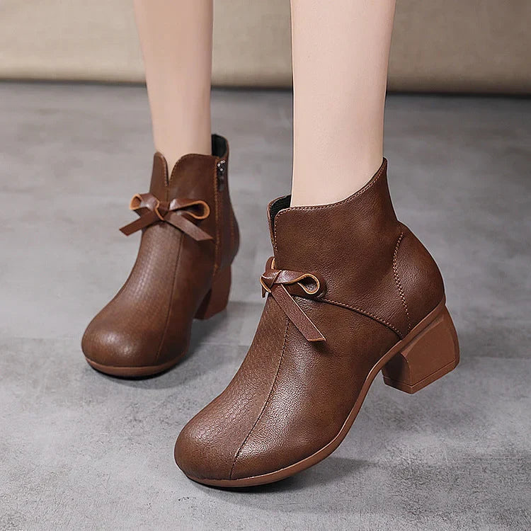 Botines retro de piel suave