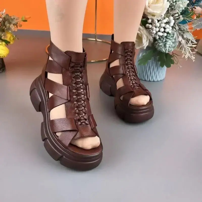 Nuevas sandalias de primavera y verano.