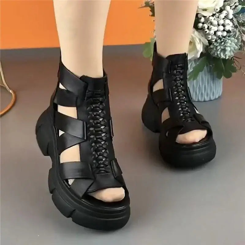 Nuevas sandalias de primavera y verano.
