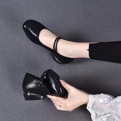 Zapatos de piel sencillos de tacón