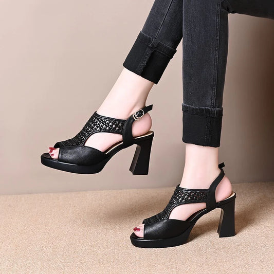 tacones altos elegantes y huecos