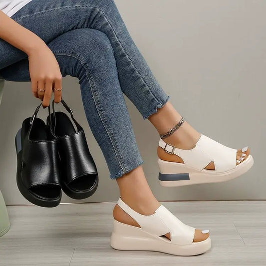 Sandalias boca de pez con hebillas