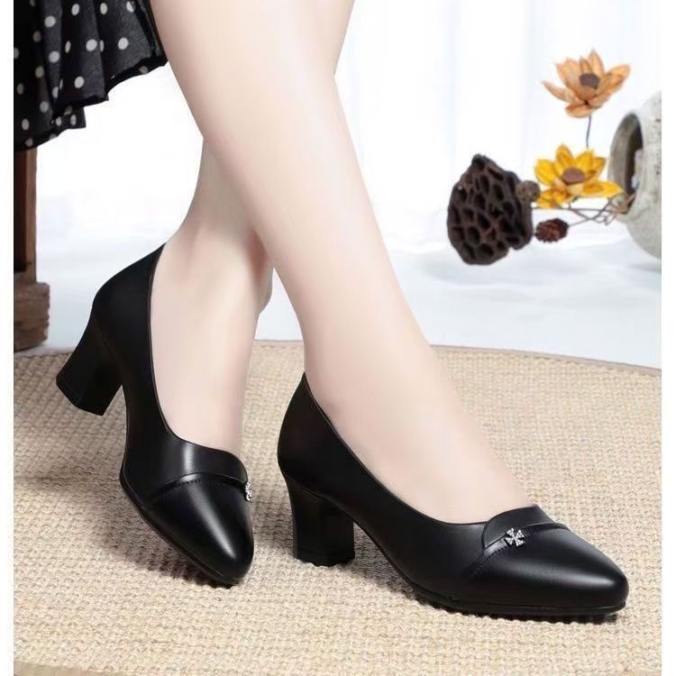 Zapatos de cuero con suela blanda