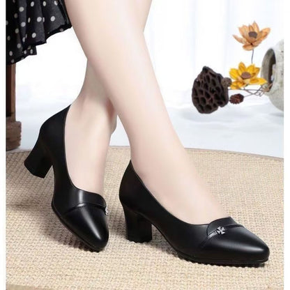 Zapatos de cuero con suela blanda