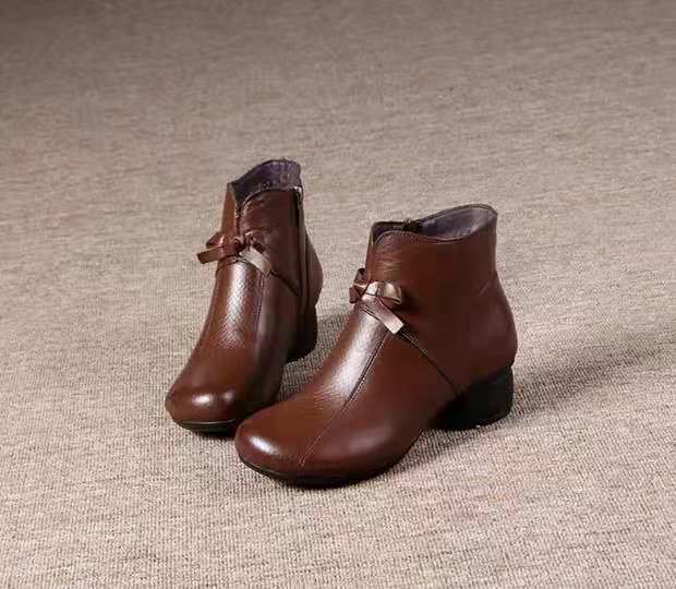 Botines retro de piel suave