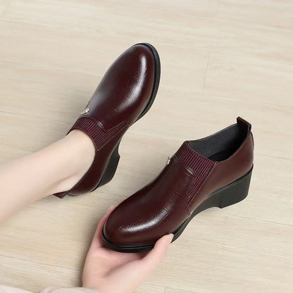 Zapatos cuero con tacón de cuña