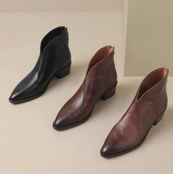 Botines de punta afilada