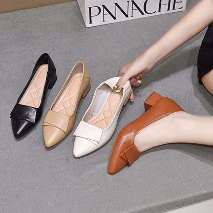 tacones bajos de cuero