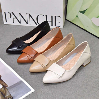 tacones bajos de cuero